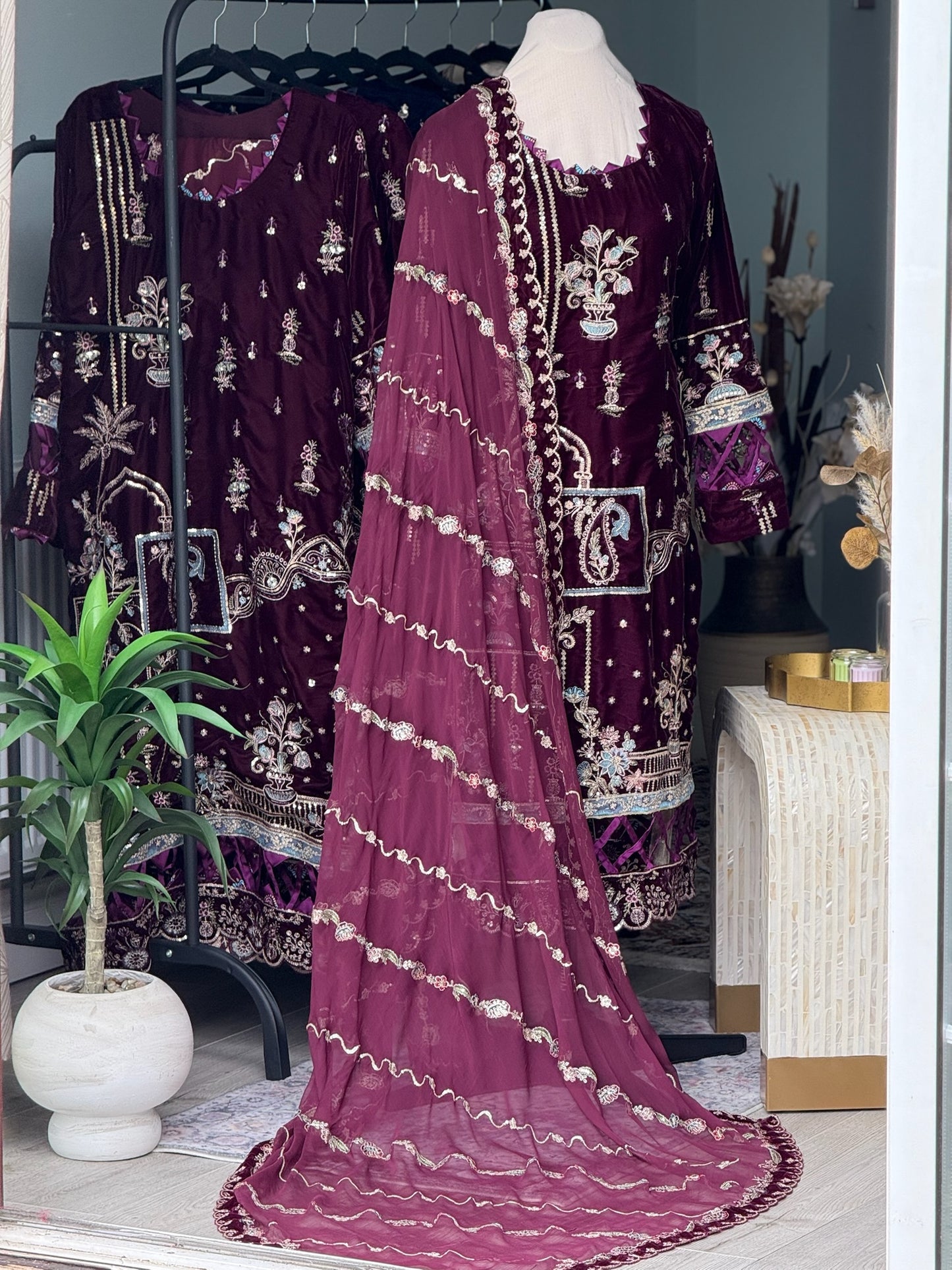 Royal Plum Velvet 3-Piece Suit Wedding/Partywear – Embroidered Masterpiece with Chiffon Dupatta