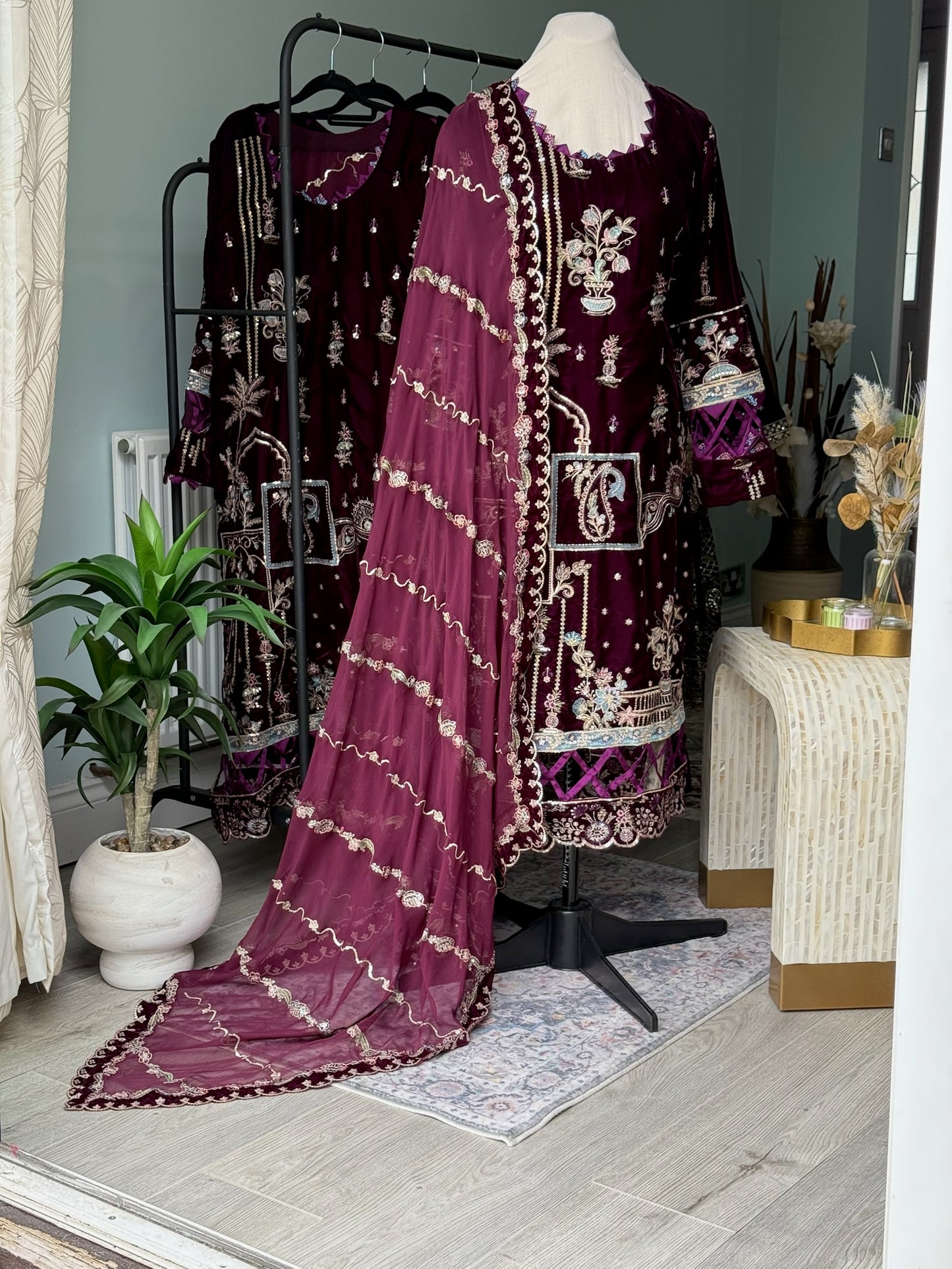 Royal Plum Velvet 3-Piece Suit Wedding/Partywear – Embroidered Masterpiece with Chiffon Dupatta