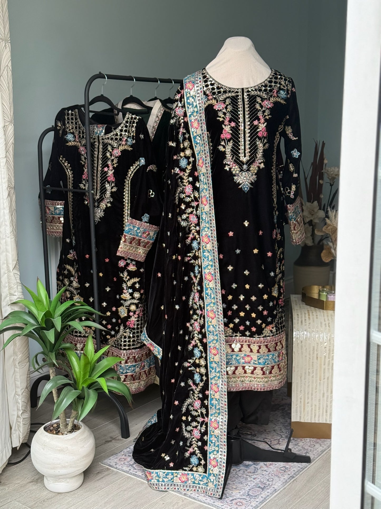 Royal Noir Velvet 3-Piece Suit – Opulent Antique Zari Ensemble with Show-Stopping Shawl & Silk Trousers