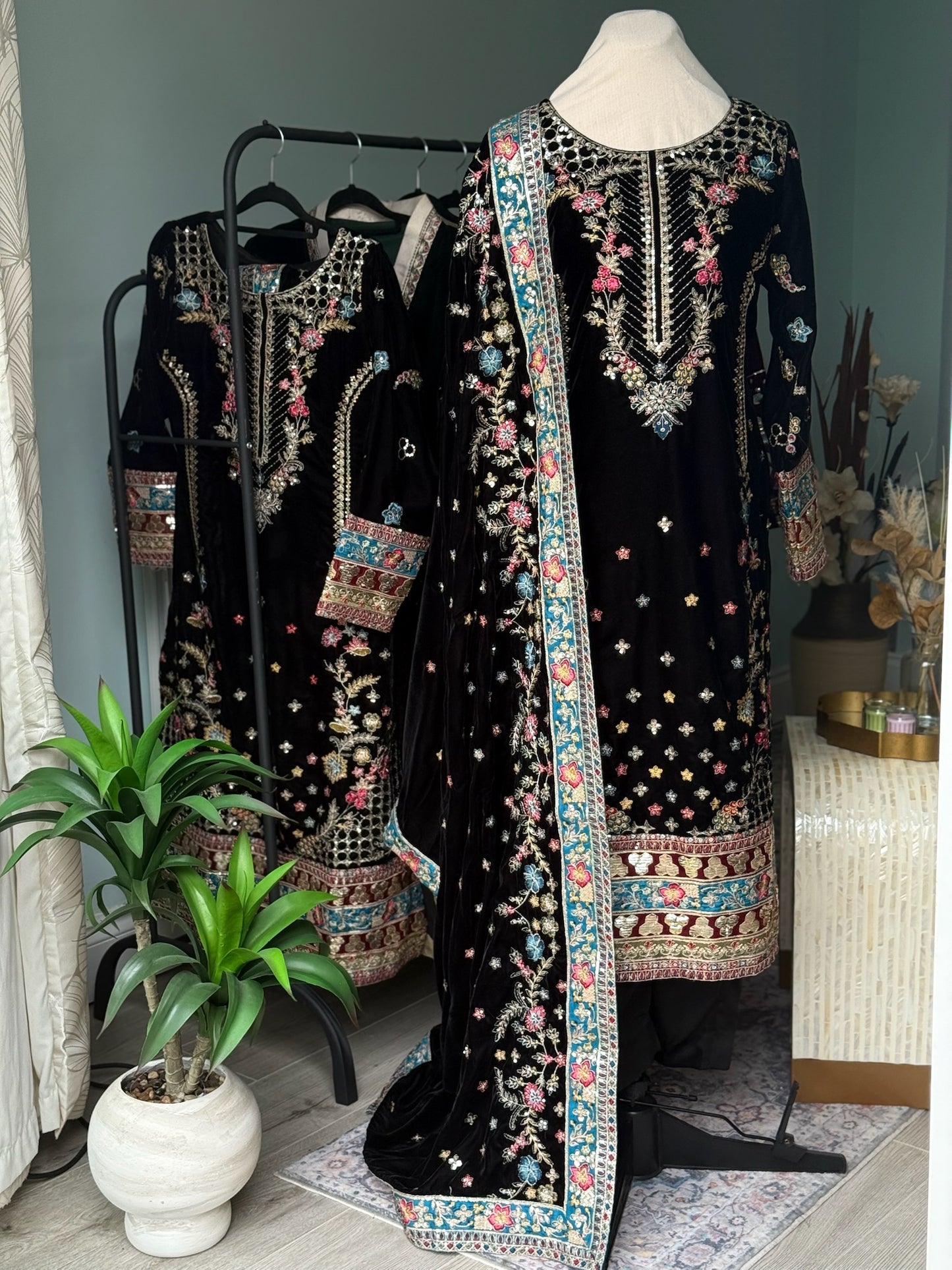 Royal Noir Velvet 3-Piece Suit – Opulent Antique Zari Ensemble with Show-Stopping Shawl & Silk Trousers
