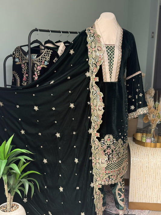 Emerald Enigma Velvet 3-Piece Suit – Hand-Embroidered Kameez, Scalloped edge Shawl & Silk Trousers
